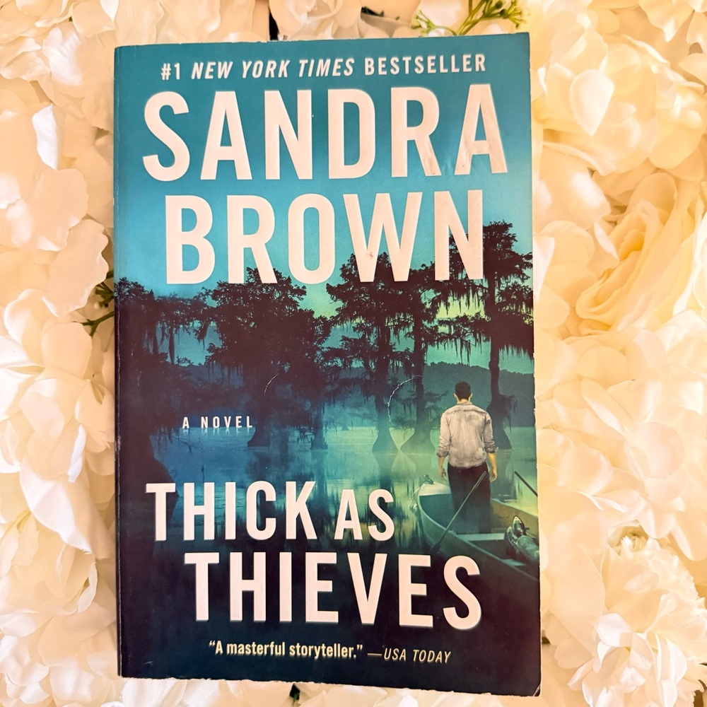 📚 Thick As Thieves – Sandra Brown – Paperback Thriller
